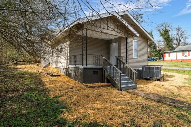 Foto del edificio - Beautifully Renovated 4BR/2.5BA with Large Yard in Graysville