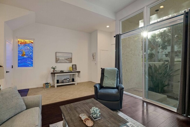 Foto del edificio - 255 Valley Dr