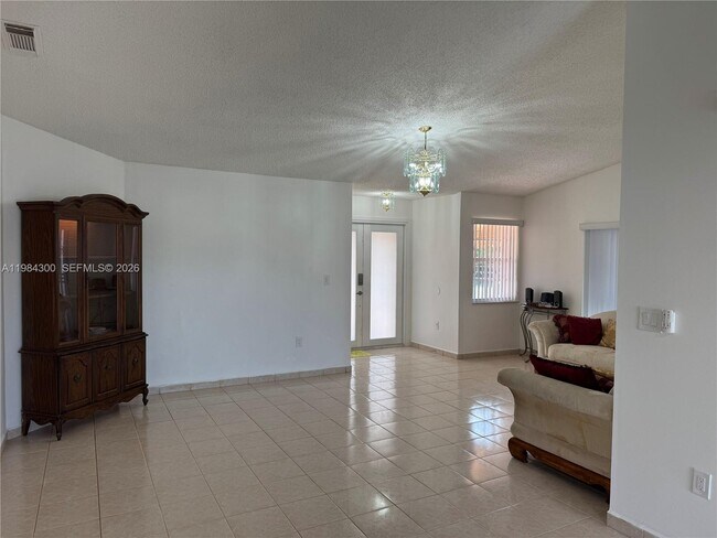 Foto del edificio - 14325 SW 11th Terrace