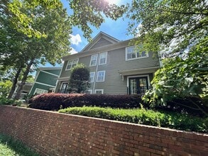 Building Photo - 280 Carlyle Park Dr
