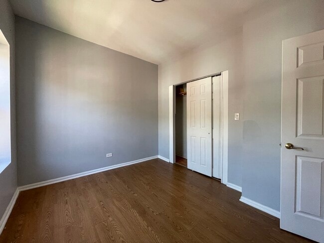 Building Photo - 1152 N Harding Ave