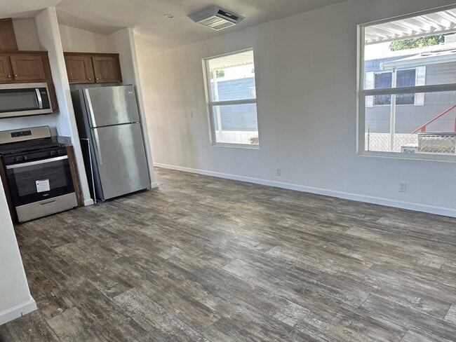 Building Photo - 1470 Elizabeth St