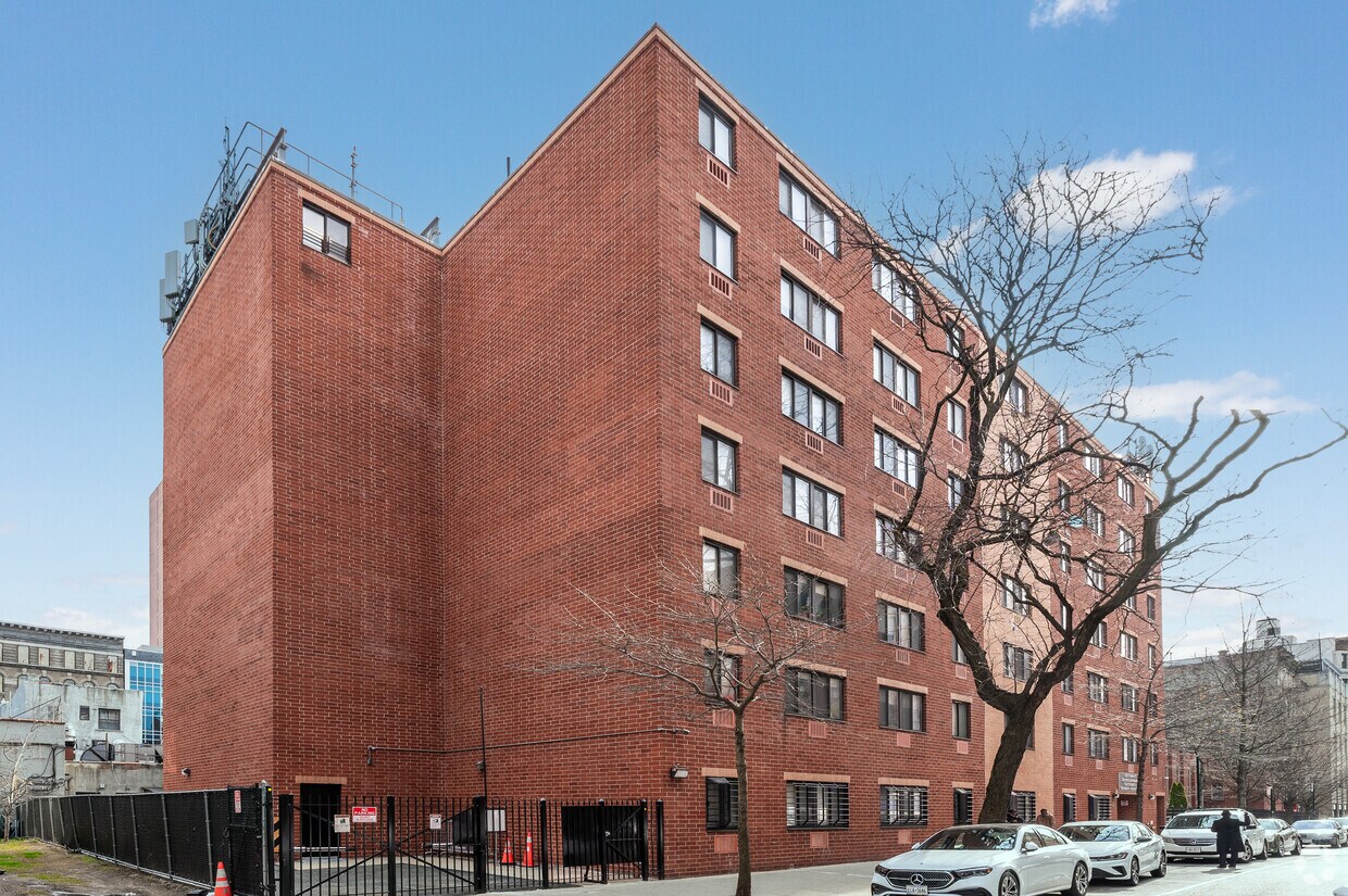 Fotografía del edificio - Mt. Morris Plaza Senior Housing