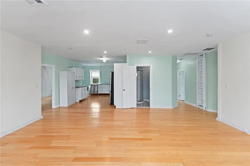 Foto principal - 61 Doyle Ave