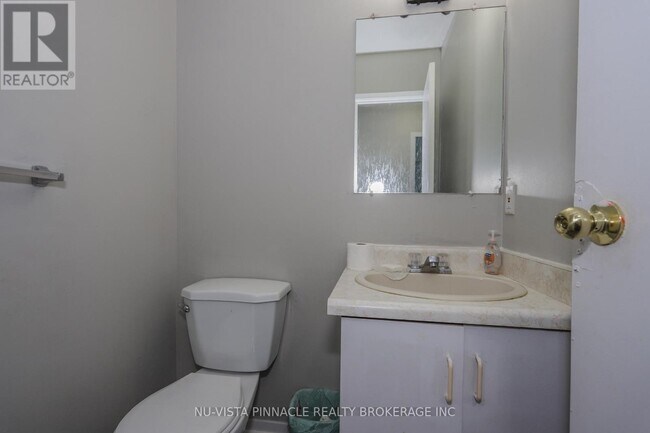 Building Photo - 14 - 595 THIRD STREET