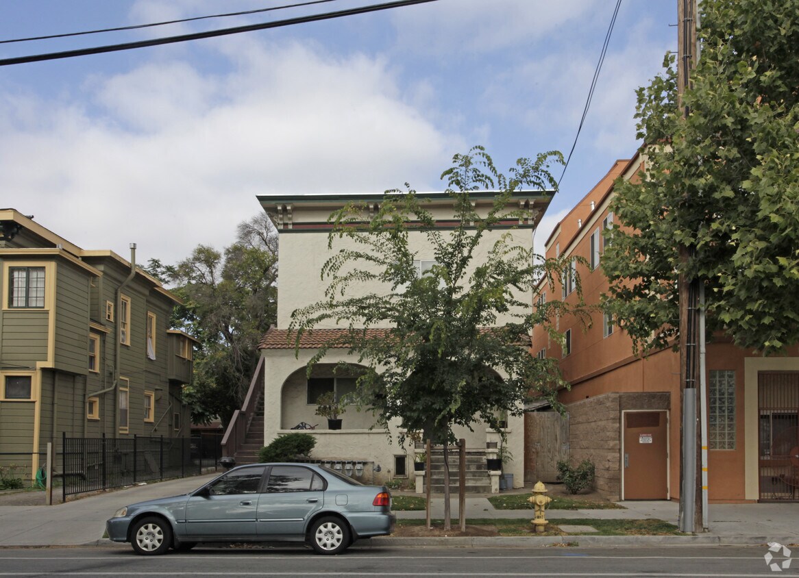 Building Photo - 351 N 3rd St