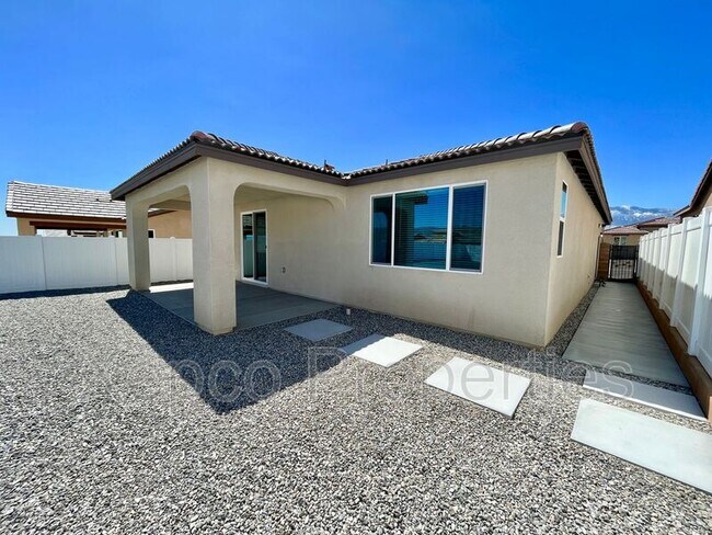 Building Photo - 11636 Sky Pointe Dr