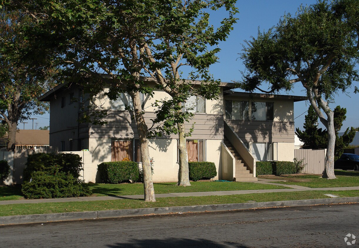Foto del edificio - 2626 S Baker St