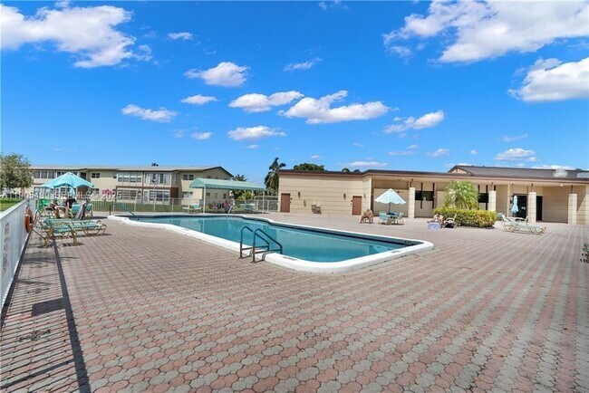 Foto del edificio - 7205 NW 5th Ct