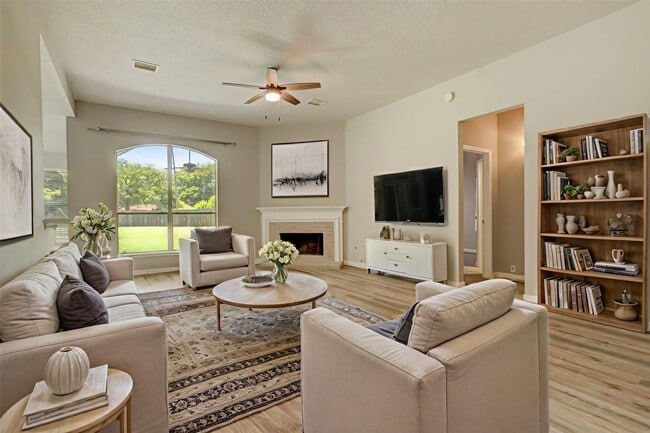 Foto del edificio - 5802 Prade Ranch Ln