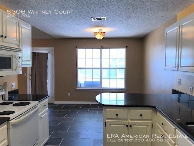 Foto del edificio - 5306 Whitney Ct