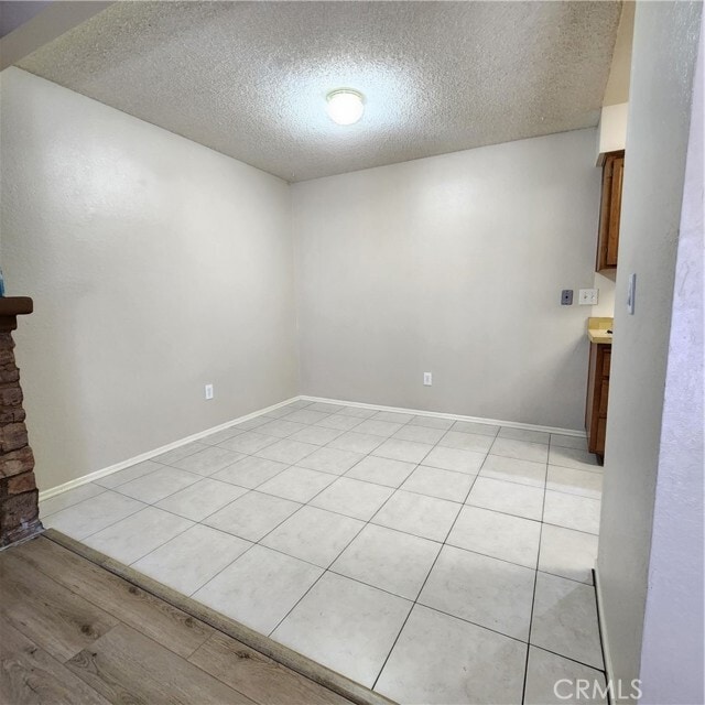 Building Photo - 2133 N Orange Olive Rd