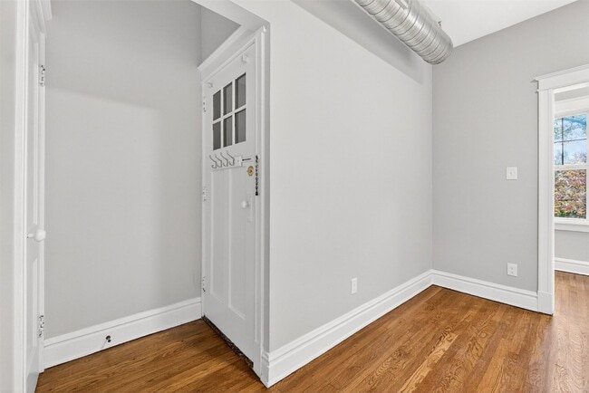 Building Photo - 6432 Alamo Ave