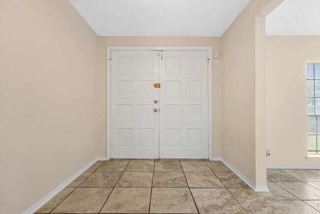 Foto del edificio - 3 Bedroom/2 Bath Camelot II Subdivision