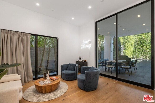 Foto del edificio - 462 Croft Ave