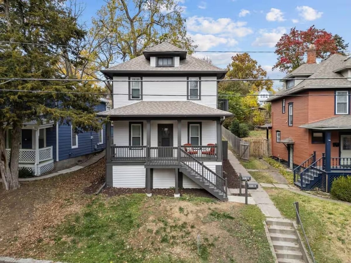 Primary Photo - 2010 E 12th St