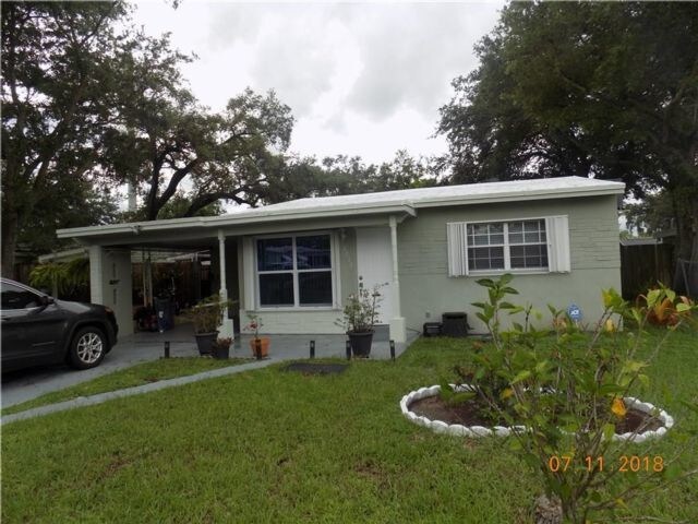Foto principal - 6733 Simms St