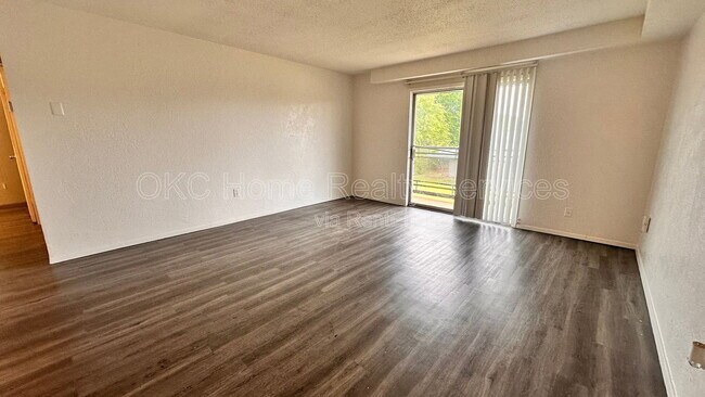 Foto del edificio - 714 NE 27th St