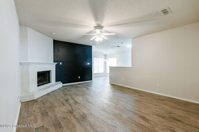 Foto del edificio - 536 N Kirby Ave
