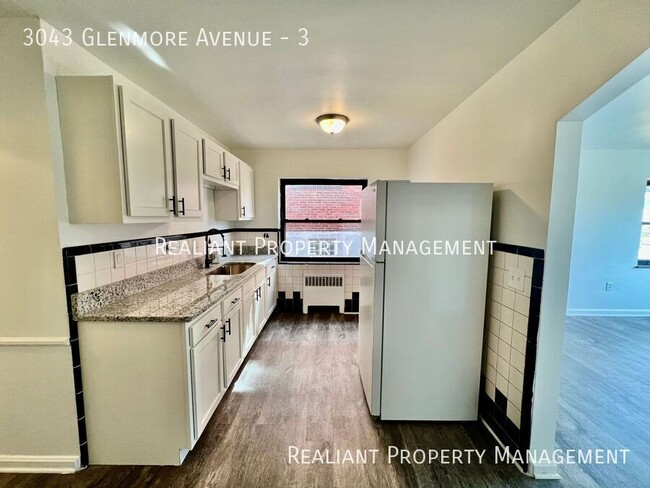 Building Photo - 3043 Glenmore Ave