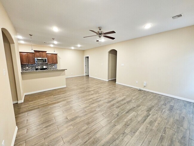Building Photo - 3/2 Duplex in Chaffee Crossing.   **Move i...
