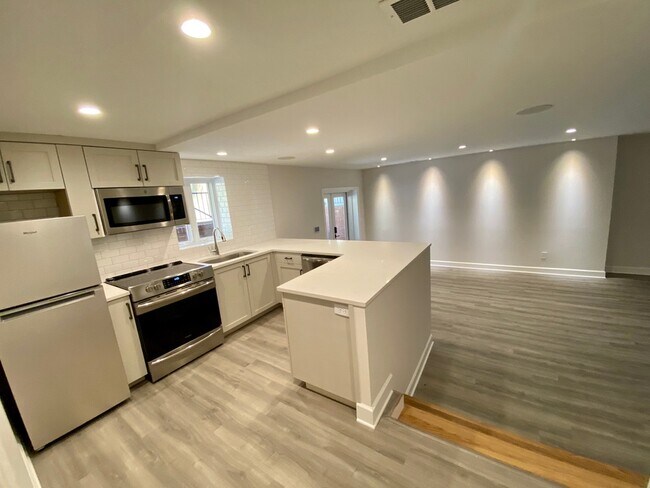 Building Photo - 29 Peachtree Cir NE