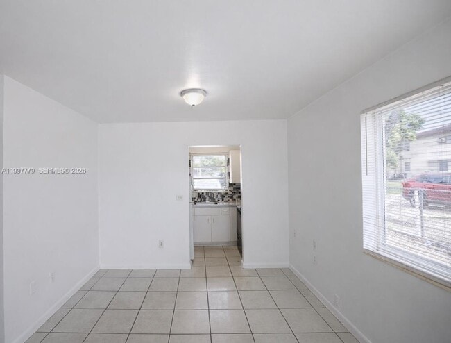 Foto del edificio - 4381 W Flagler St