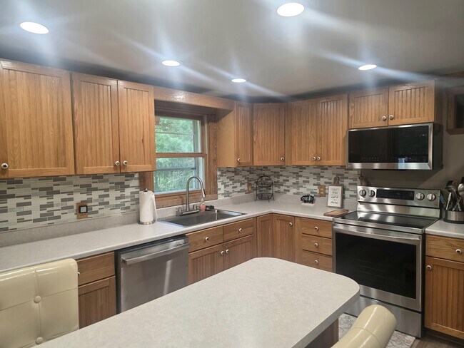 Foto del edificio - 8509 Tall Pine Rd