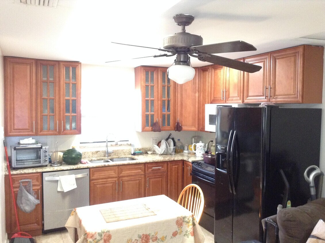 Primary Photo - 2877 Seminole Rd