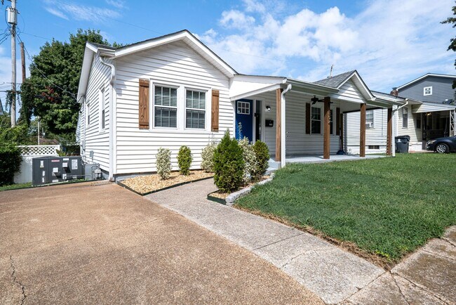 Building Photo - Heart of The Village of Old Hickory