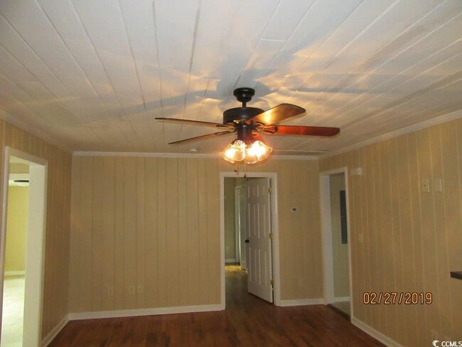 Building Photo - 205 5th Ave N