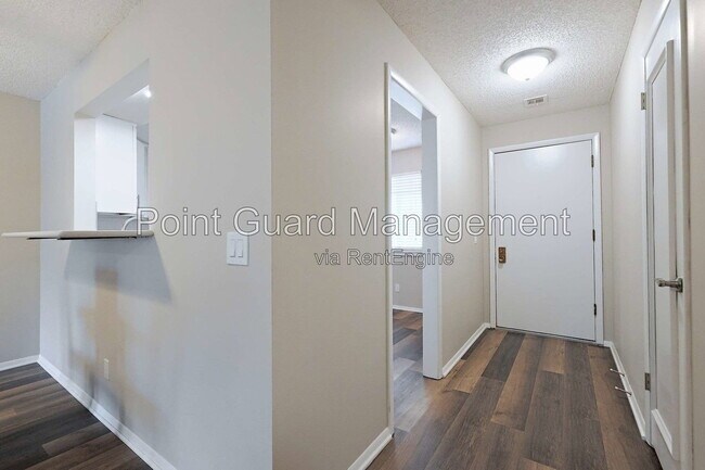 Foto del edificio - 1828 W 18th St N