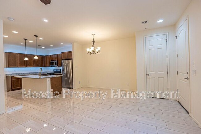 Foto del edificio - 2477 W Market Pl