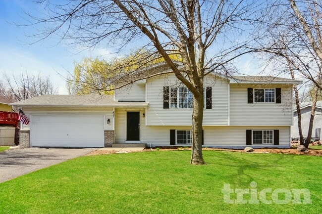 Building Photo - 407 Wagon Wheel Cir