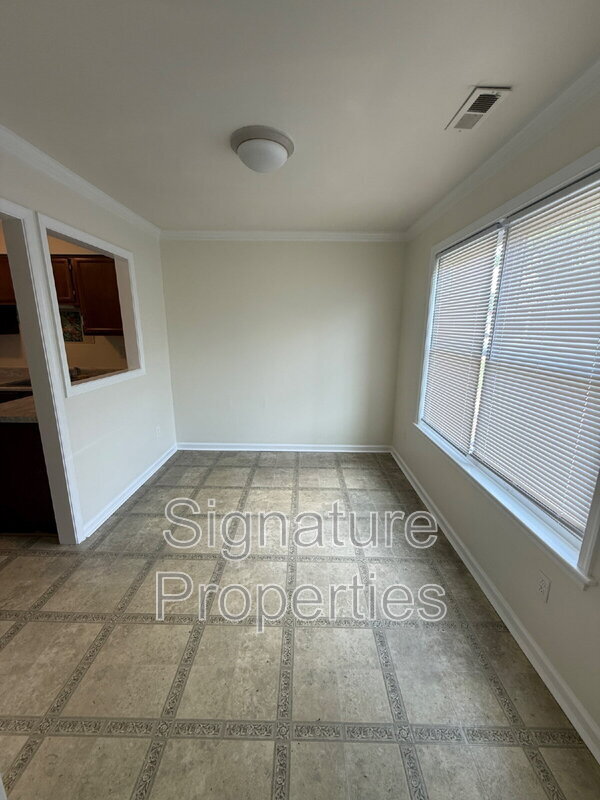 Foto del edificio - 913 Ewell Rd