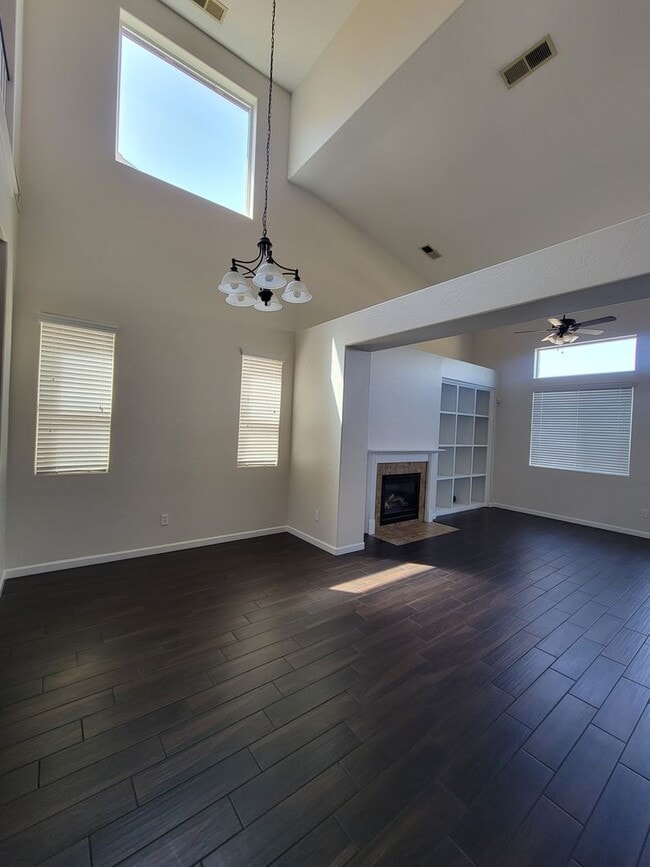 Foto del edificio - Beautiful 2 bedroom 2.5 bath home in Avalon Gated Community!!