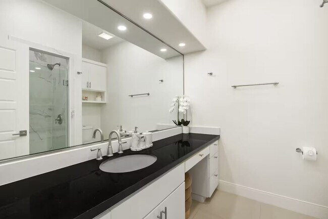 Foto del edificio - 1413 Keeton Ave