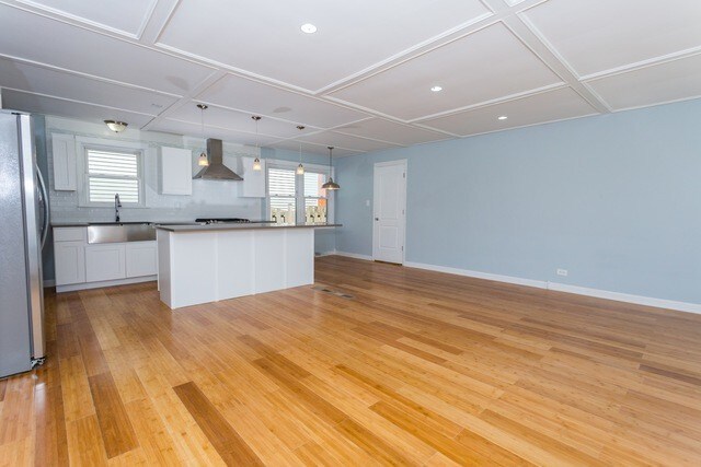 Building Photo - 730 S Knight Ave