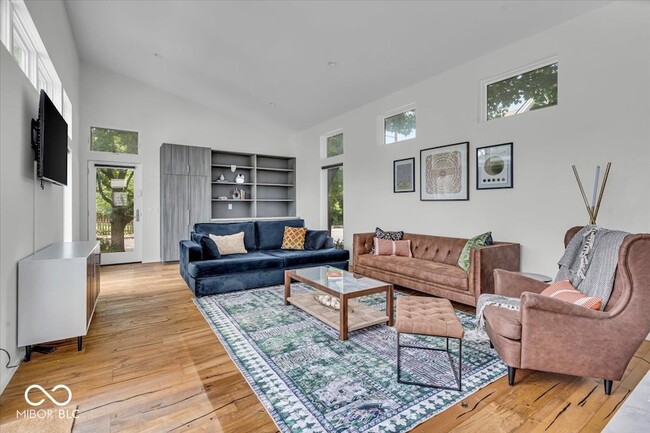 Building Photo - 1112 Polk St