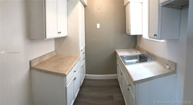 Foto del edificio - 1631-1633 NW 41st St
