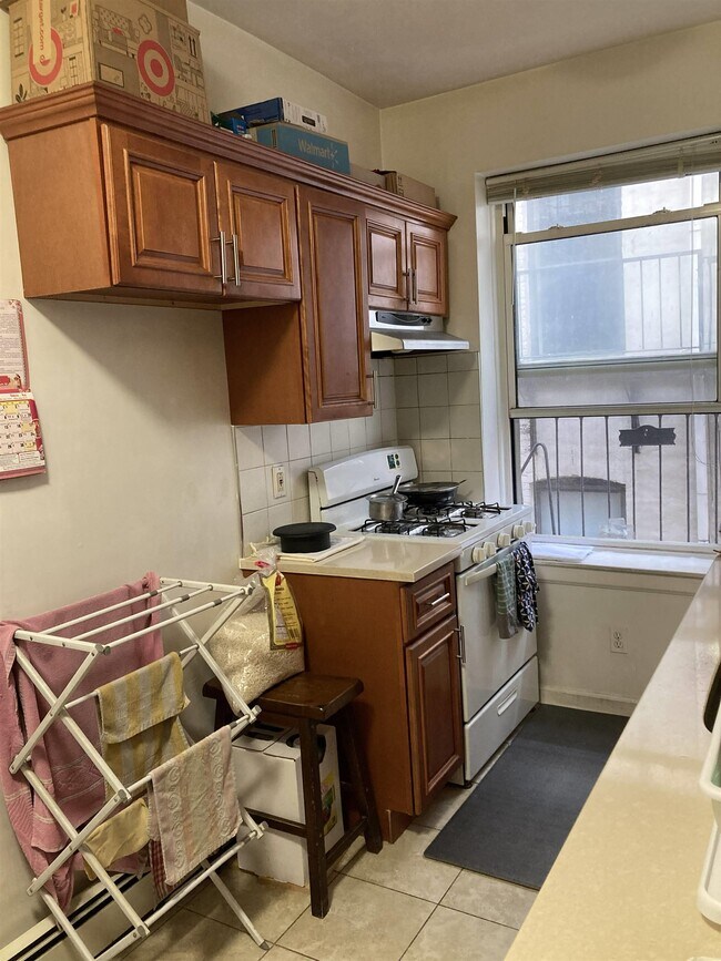 Foto del edificio - 135 Van Wagenen Ave