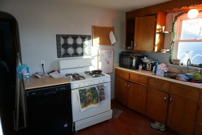 Building Photo - 812 North St