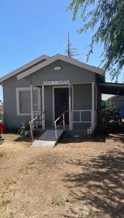 Primary Photo - 205 W Maple Ave