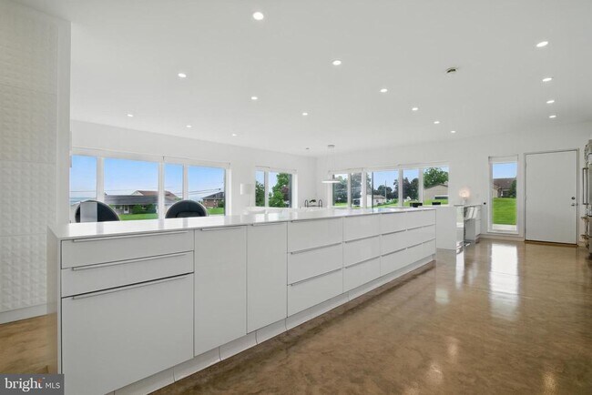 Foto del edificio - 317 Clearview Ave