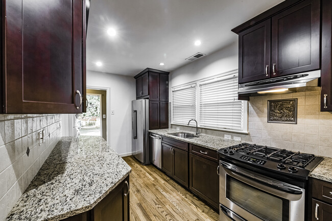 Building Photo - 2291 Strathmore Dr NE
