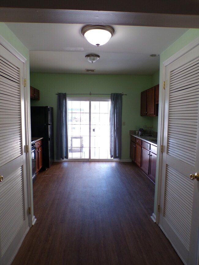 Kitchen - 2022 Mercer Way