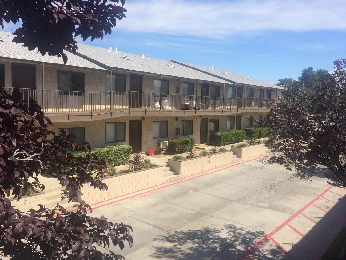 12 Units All 2bdr/1ba - 4210 W Avenue L