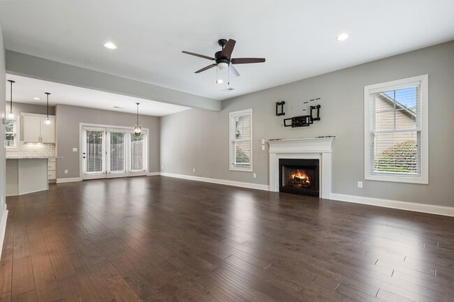 Building Photo - 126 Pinebranch Ct