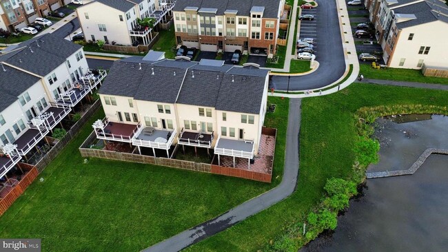Foto del edificio - 42502 Dogwood Glen Square