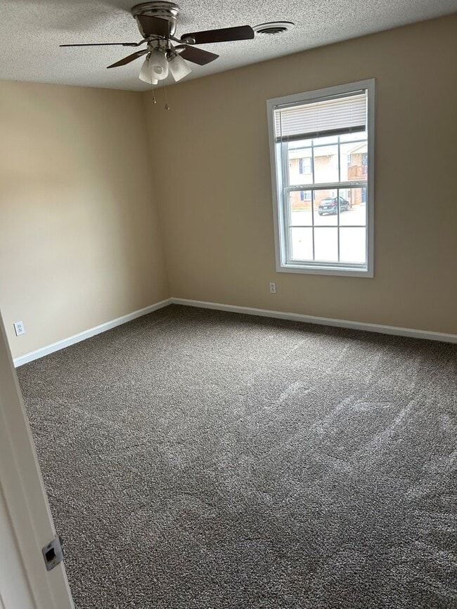 Foto del edificio - 3839 Jockey Dr